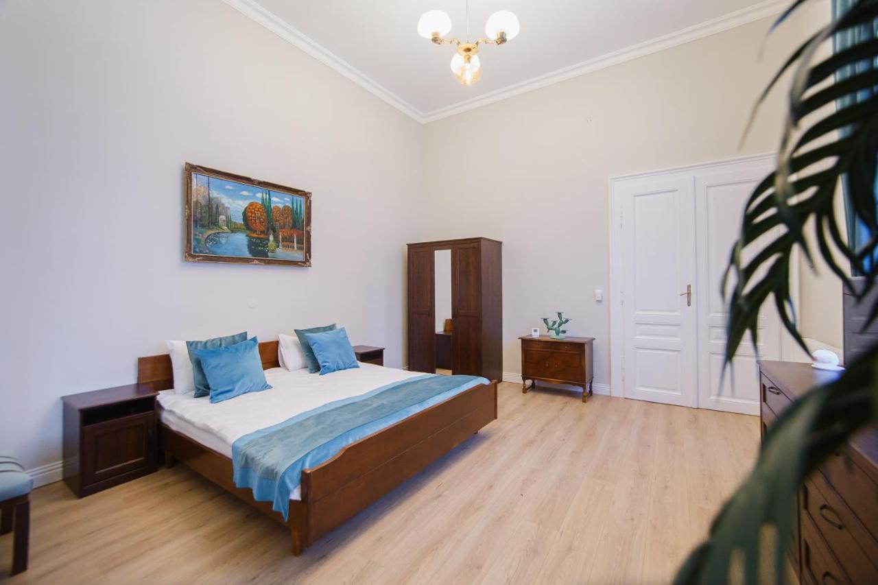 Retro City Center Home Oradea Exterior foto